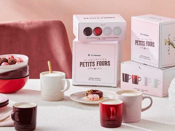 <span>La Collection Petits Fours</span><i>→</i>